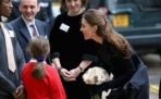 Во время благотворительного мероприятия герцогиня Кэтрин попала в неловкую ситуацию